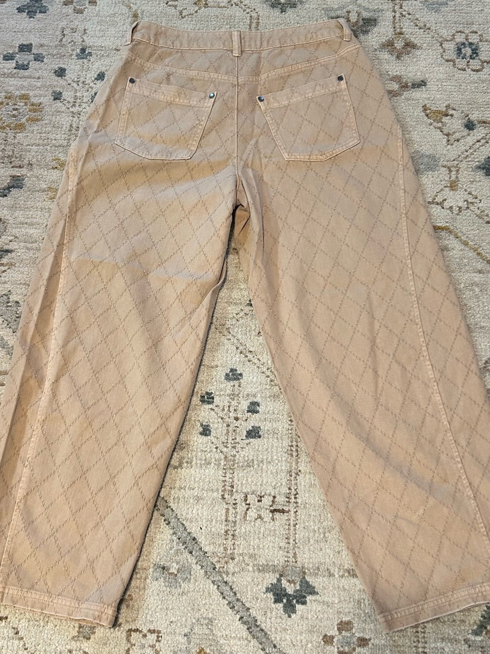 Jolie Quilted Beige Barrel Jeans - Picture 5 of 7